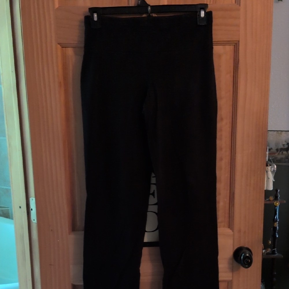 Women’s Black Pull-On Leggings - Sleek Everyday Comfort